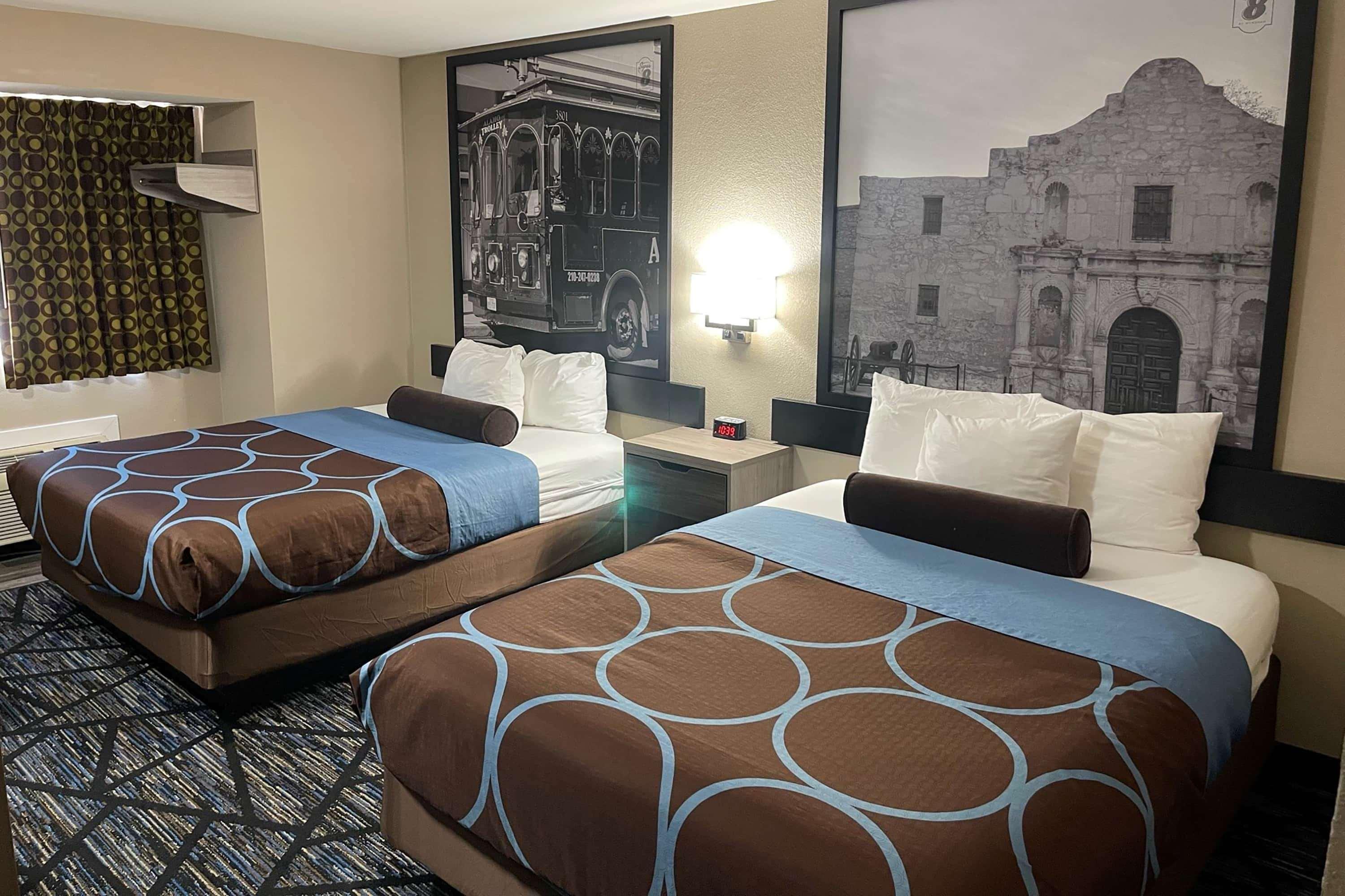 Отель Super 8 By Wyndham San Antonio Downtown Ne Экстерьер фото