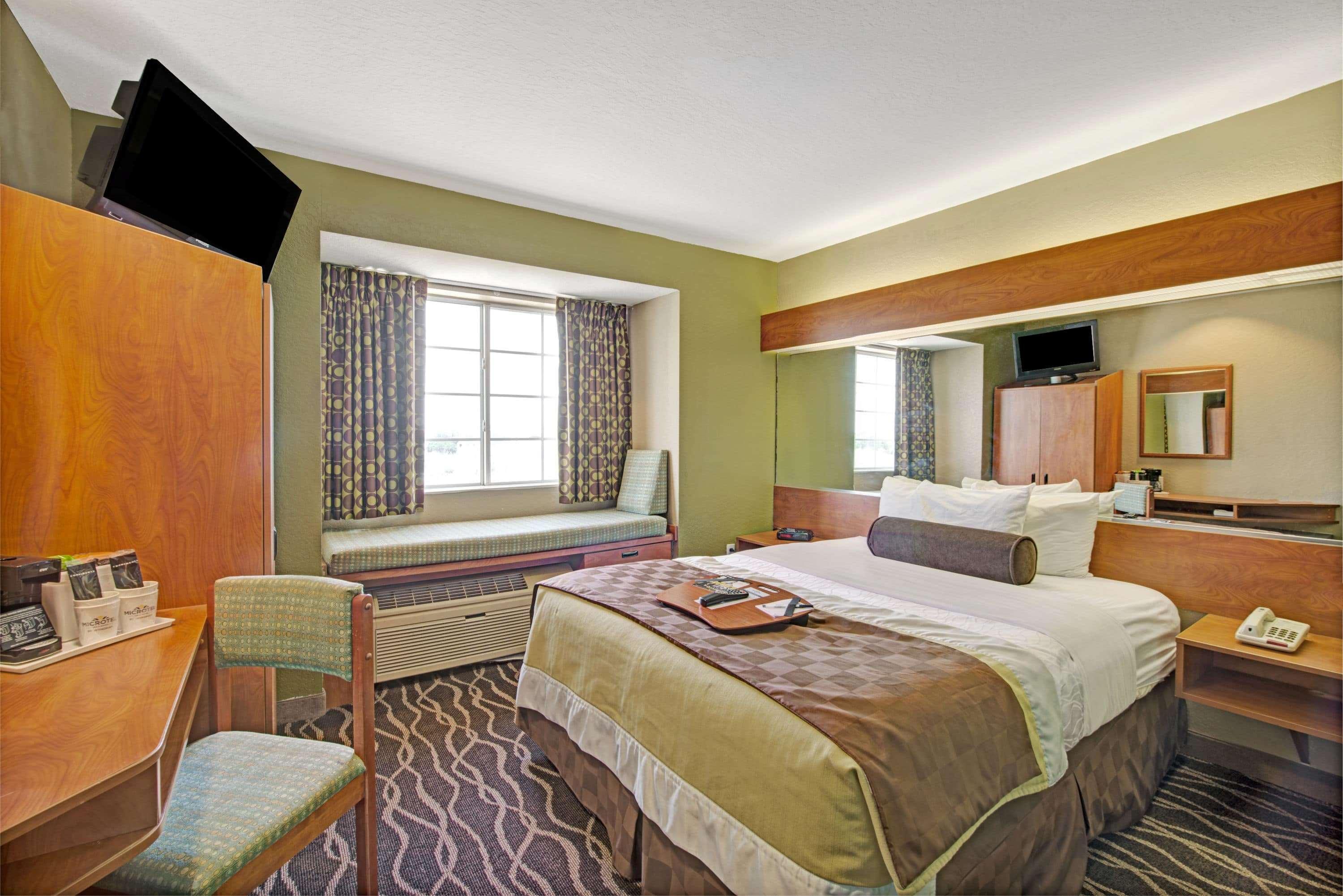 Отель Super 8 By Wyndham San Antonio Downtown Ne Экстерьер фото